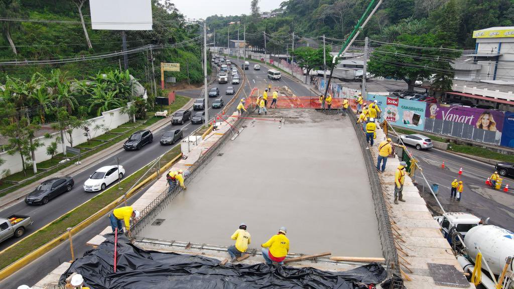 Finalizan colocación de concreto en el último tramo del paso a desnivel