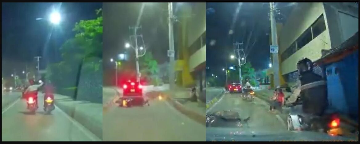 VIDEO Mujer atropella con su moto a ladrón para recuperar su celular