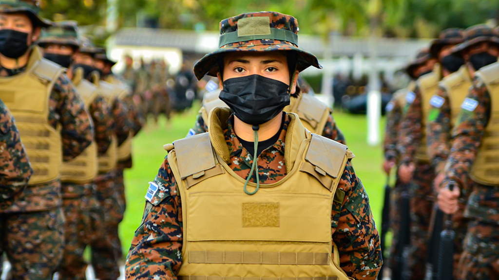 El Salvador celebra a los soldados por su entrega a la Patria